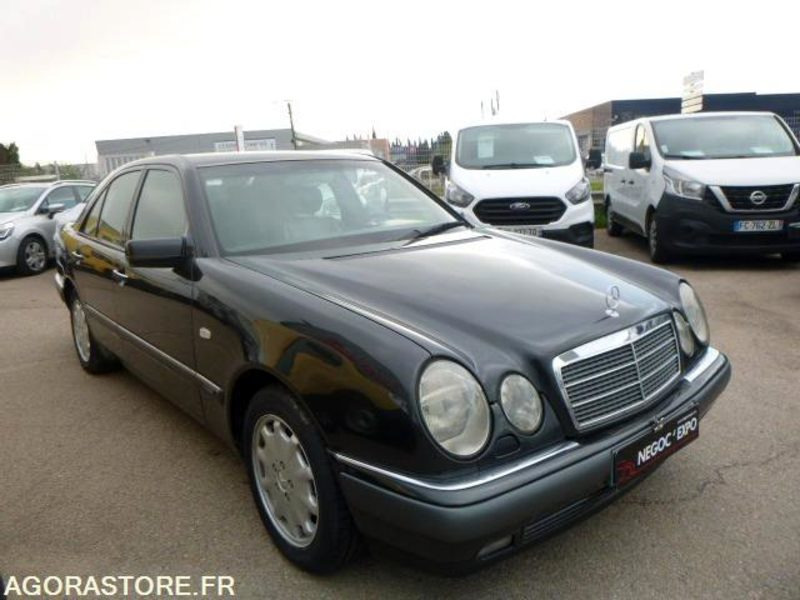 MERCEDES classe E 420 v8 W210 - 1996 - immatriculation espagnole vente pour pro - Bil: billede 1 MERCEDES classe E 420 v8 W210 - 1996 - immatriculation espagnole vente pour pro - Bil: billede 1