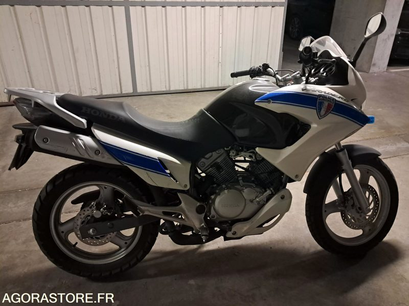MOTO HONDA VARADERO 125 - POLICE MUNICIPALE - Motorcykel: billede 2 MOTO HONDA VARADERO 125 - POLICE MUNICIPALE - Motorcykel: billede 2