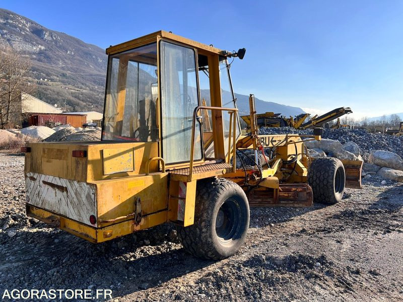 NIVELEUSE MBU G50A 7T - 1990 / 6892 HEURES - Grader: billede 2 NIVELEUSE MBU G50A 7T - 1990 / 6892 HEURES - Grader: billede 2
