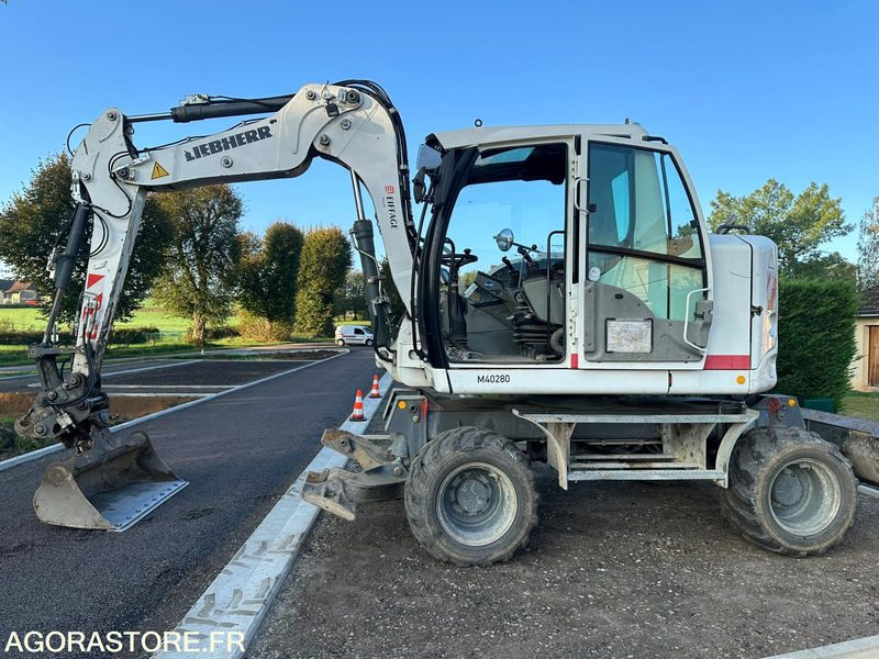 PELLES SUR PNEUS - LIEBHERR - A910 COMPACT- 2014 / 10242 HEURES (M40280) - Gravemaskine: billede 1 PELLES SUR PNEUS - LIEBHERR - A910 COMPACT- 2014 / 10242 HEURES (M40280) - Gravemaskine: billede 1