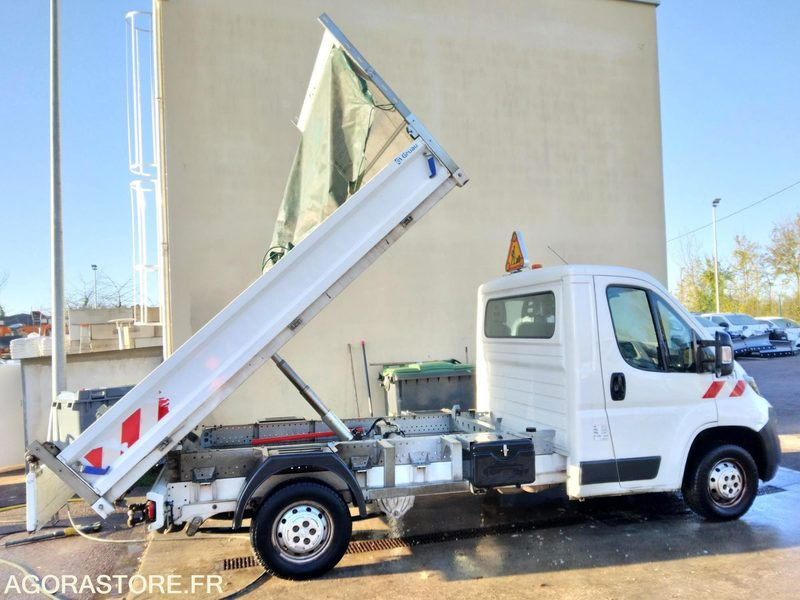 PEUGEOT BOXER benne basculante - 2015 - 112006 km - GAZOLE - Ladbil med tip: billede 1 PEUGEOT BOXER benne basculante - 2015 - 112006 km - GAZOLE - Ladbil med tip: billede 1