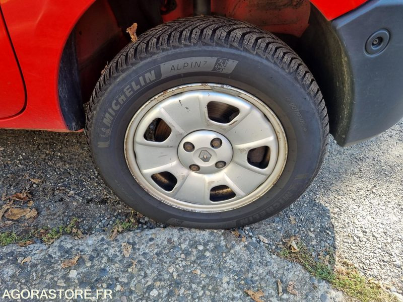 Reanult Kangoo 4x4 - 7353 XZ 63 - 2005 - Små varebil: billede 5 Reanult Kangoo 4x4 - 7353 XZ 63 - 2005 - Små varebil: billede 5
