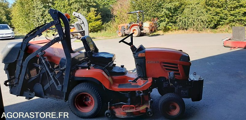 TONDEUSE AUTOPORTEE KUBOTA G23 - Plæneklipper: billede 5 TONDEUSE AUTOPORTEE KUBOTA G23 - Plæneklipper: billede 5