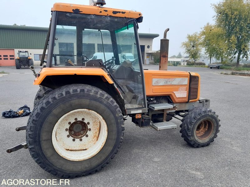 TRACTEUR RENAULT 750MI 12532 heures 1995 - Traktor: billede 2 TRACTEUR RENAULT 750MI 12532 heures 1995 - Traktor: billede 2