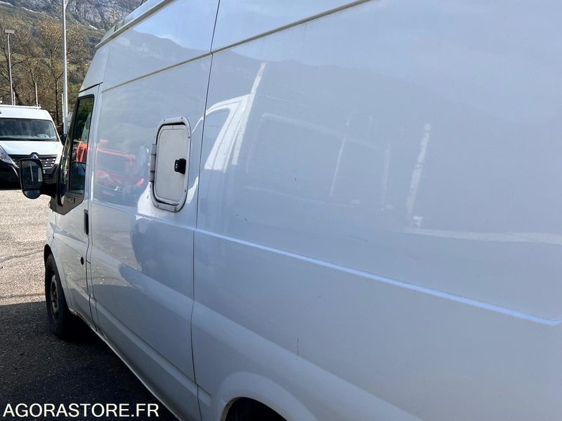 UTILITAIRE FORD TRANSIT - 2011 / 160 000 KM - MOTEUR CASSÉ - Varevogn: billede 4 UTILITAIRE FORD TRANSIT - 2011 / 160 000 KM - MOTEUR CASSÉ - Varevogn: billede 4
