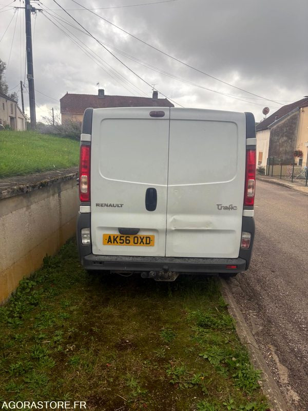 Renault Trafic dci 115 / 228000 km - Immatriculation anglaise - Varebil: billede 1 Renault Trafic dci 115 / 228000 km - Immatriculation anglaise - Varebil: billede 1