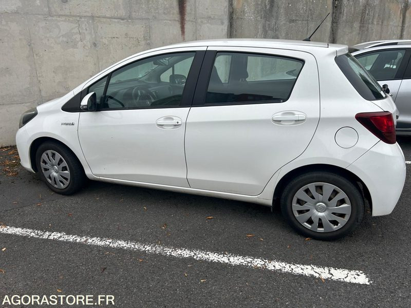 YARIS HYBRIDE AUTOMATIQUE / 2015 / 117 353KMS / VEHICULE ROULANT MAIS ENDOMMAGE - Bil: billede 1 YARIS HYBRIDE AUTOMATIQUE / 2015 / 117 353KMS / VEHICULE ROULANT MAIS ENDOMMAGE - Bil: billede 1