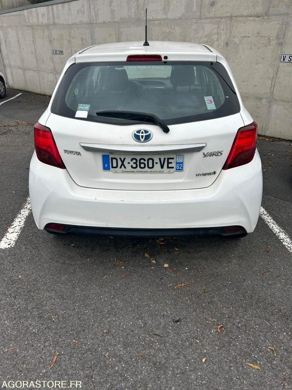 YARIS HYBRIDE AUTOMATIQUE / 2015 / 117 353KMS / VEHICULE ROULANT MAIS ENDOMMAGE - Bil: billede 5 YARIS HYBRIDE AUTOMATIQUE / 2015 / 117 353KMS / VEHICULE ROULANT MAIS ENDOMMAGE - Bil: billede 5