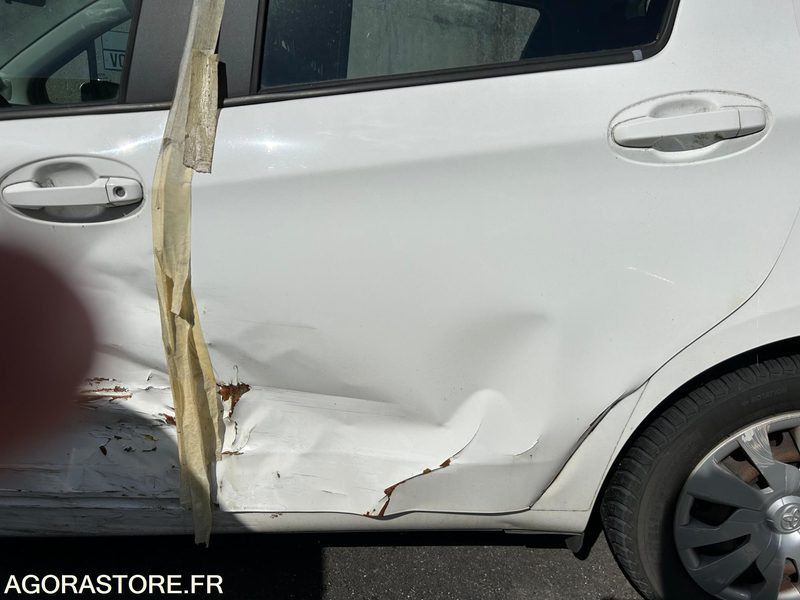 YARIS HYBRIDE AUTOMATIQUE / 2015 / 83416 KMS / NE ROULE PLUS - Bil: billede 1 YARIS HYBRIDE AUTOMATIQUE / 2015 / 83416 KMS / NE ROULE PLUS - Bil: billede 1