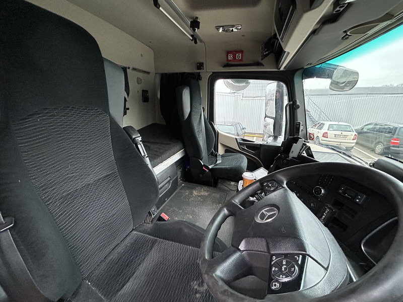 Mercedes-Benz 2018 Mercedes Benz Actros MP4 EURO 6 breaking for parts - Førerhus og interiør for Lastbil: billede 5 Mercedes-Benz 2018 Mercedes Benz Actros MP4 EURO 6 breaking for parts - Førerhus og interiør for Lastbil: billede 5