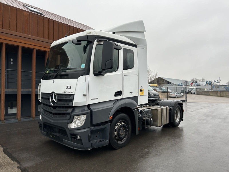 Mercedes-Benz 2018 Mercedes Benz Actros MP4 EURO 6 breaking for parts - Førerhus og interiør for Lastbil: billede 2 Mercedes-Benz 2018 Mercedes Benz Actros MP4 EURO 6 breaking for parts - Førerhus og interiør for Lastbil: billede 2