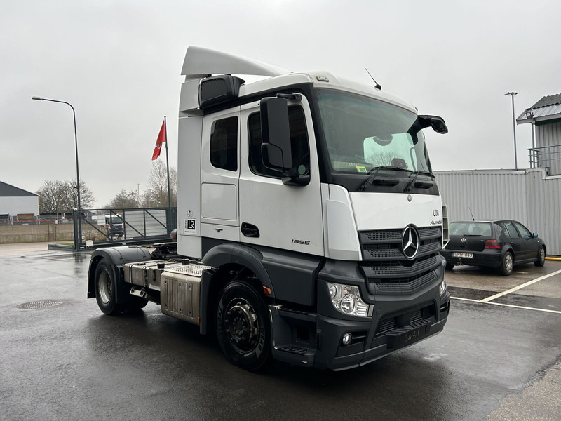 Mercedes-Benz 2018 Mercedes Benz Actros MP4 EURO 6 breaking for parts - Førerhus og interiør for Lastbil: billede 1 Mercedes-Benz 2018 Mercedes Benz Actros MP4 EURO 6 breaking for parts - Førerhus og interiør for Lastbil: billede 1
