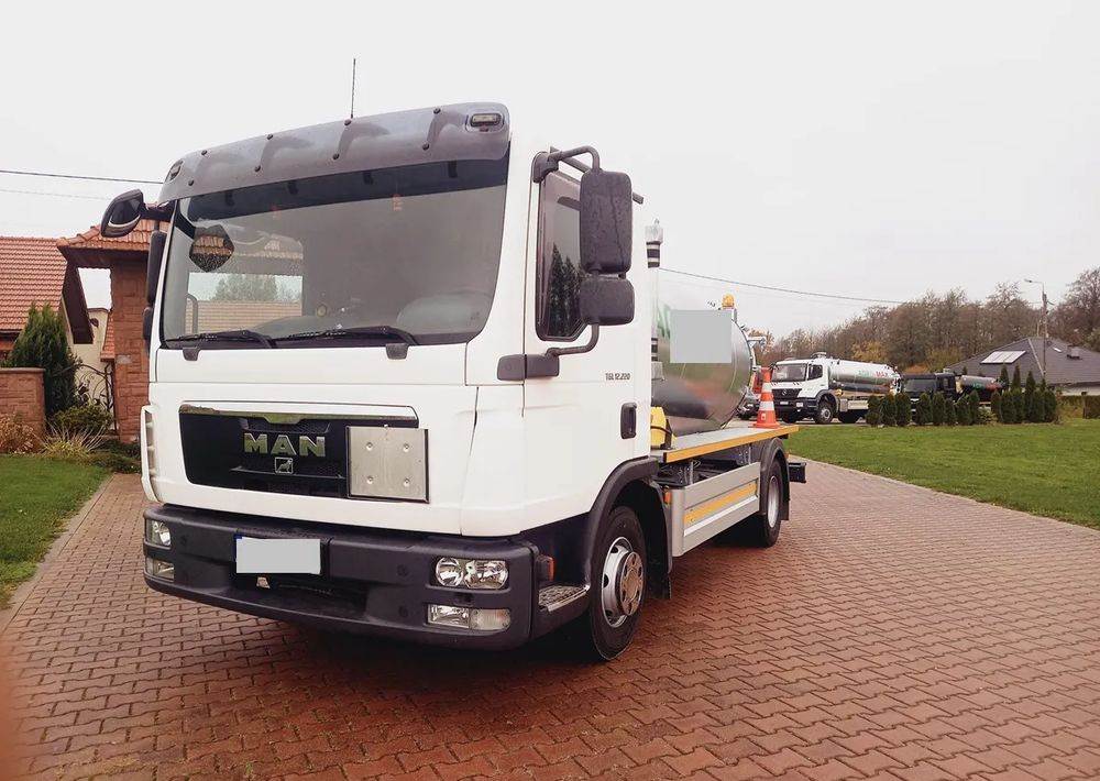 MAN TGL 12 220 !! EURO 5 !!! - Tankbil: billede 3 MAN TGL 12 220 !! EURO 5 !!! - Tankbil: billede 3
