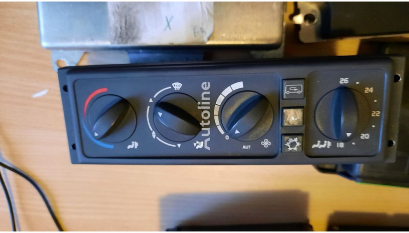 Volvo 20815236-P04. 70327101. 2054900 . 20744283-01. 3192577. 20815236 - Kontrol blok: billede 2 Volvo 20815236-P04. 70327101. 2054900 . 20744283-01. 3192577. 20815236 - Kontrol blok: billede 2