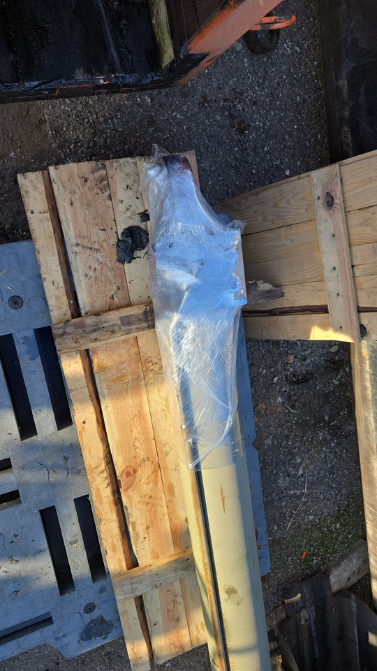Tadano RTF40-3 - Hydraulisk cylinder for Alle terræn kran: billede 4 Tadano RTF40-3 - Hydraulisk cylinder for Alle terræn kran: billede 4
