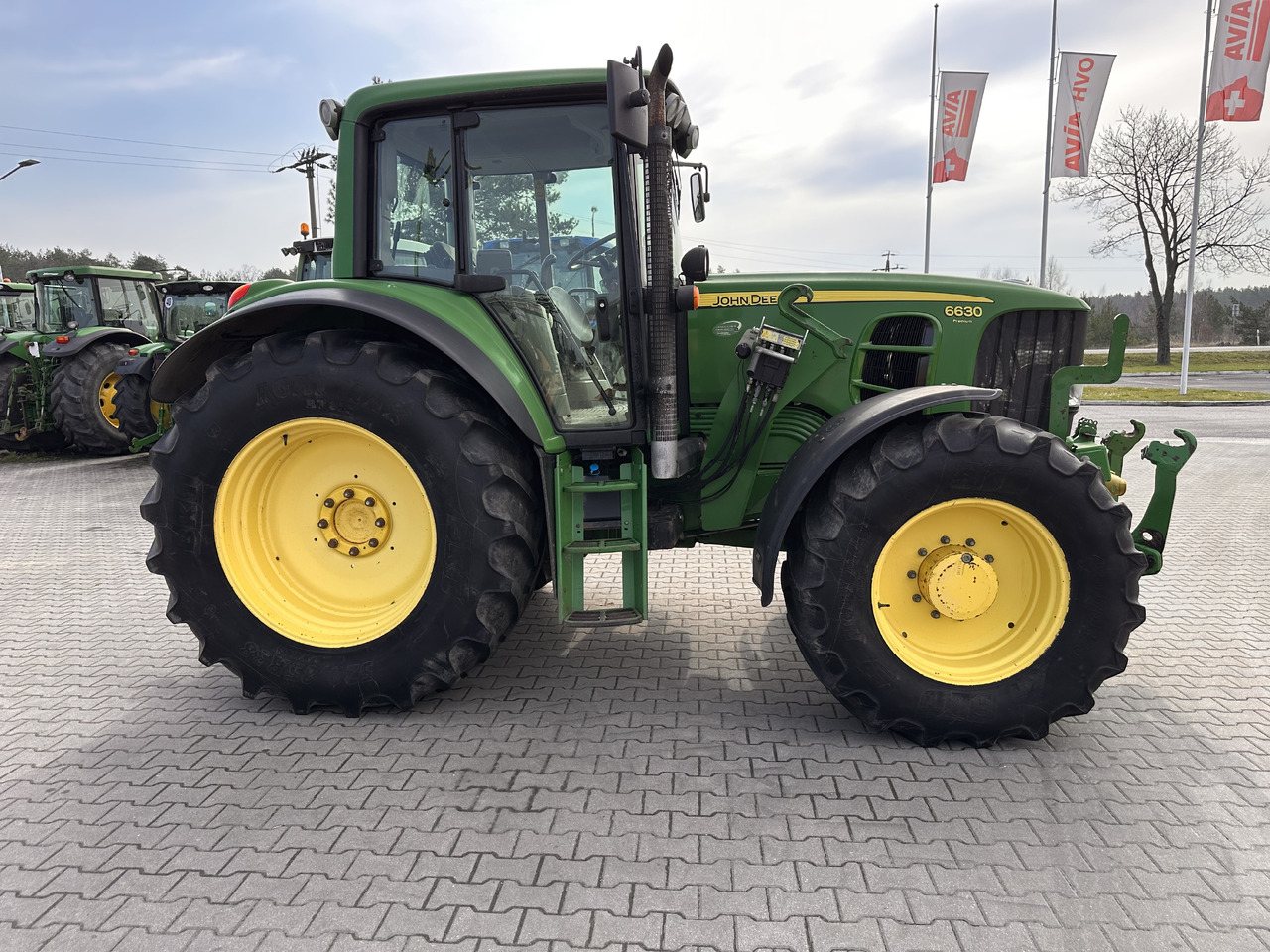 JOHN DEERE 6630 PREMIUM - Traktor: billede 3 JOHN DEERE 6630 PREMIUM - Traktor: billede 3