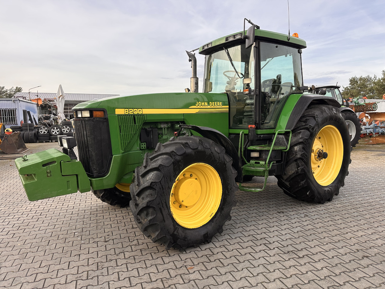 John Deere 8200 PowerShift 8.1 - Traktor: billede 2 John Deere 8200 PowerShift 8.1 - Traktor: billede 2
