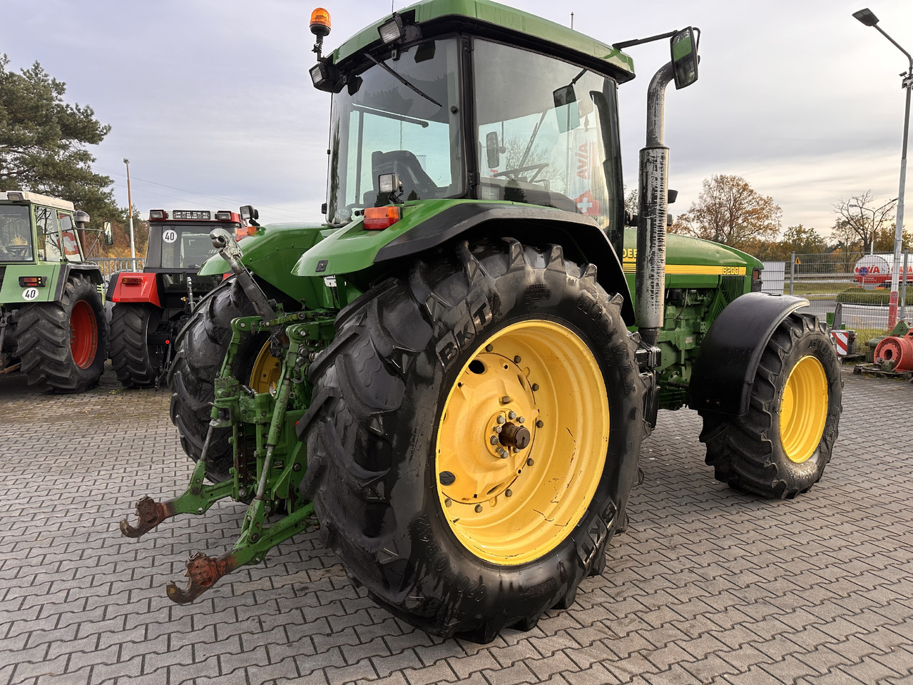 John Deere 8200 PowerShift 8.1 - Traktor: billede 4 John Deere 8200 PowerShift 8.1 - Traktor: billede 4