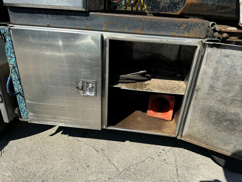 Trækker Scania R560 V8 8X2 + EFFER CRANE 1550 6S + FLYJIP 6XHYDR + REMOTE + WINCH: billede 17 Trækker Scania R560 V8 8X2 + EFFER CRANE 1550 6S + FLYJIP 6XHYDR + REMOTE + WINCH: billede 17