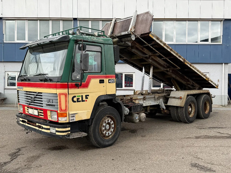 Volvo FL 12.420 6X2 MANUAL GEAR / FULL STEEL SUSP. / 10 TYRES / HUB REDUCT. + CABLELIFT TIPPER + CONTAINER FLATBED - Lastbil med wirehejs: billede 1 Volvo FL 12.420 6X2 MANUAL GEAR / FULL STEEL SUSP. / 10 TYRES / HUB REDUCT. + CABLELIFT TIPPER + CONTAINER FLATBED - Lastbil med wirehejs: billede 1