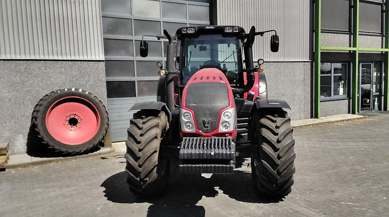 Valtra T153 Versu - Traktor: billede 2 Valtra T153 Versu - Traktor: billede 2