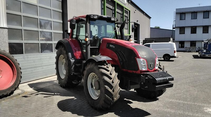 Valtra T153 Versu - Traktor: billede 3 Valtra T153 Versu - Traktor: billede 3