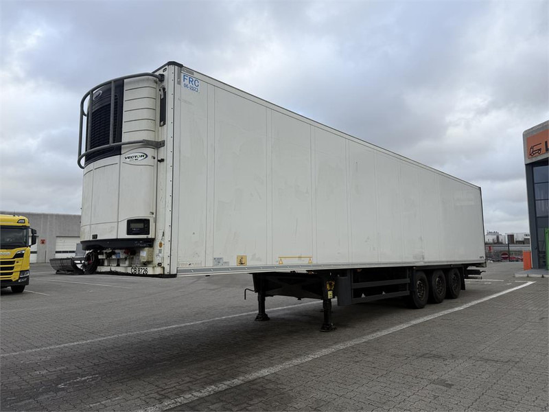 Schmitz Cargobull 33 pl. Dobbelt compartment - Kølevogn sættevogn: billede 1 Schmitz Cargobull 33 pl. Dobbelt compartment - Kølevogn sættevogn: billede 1