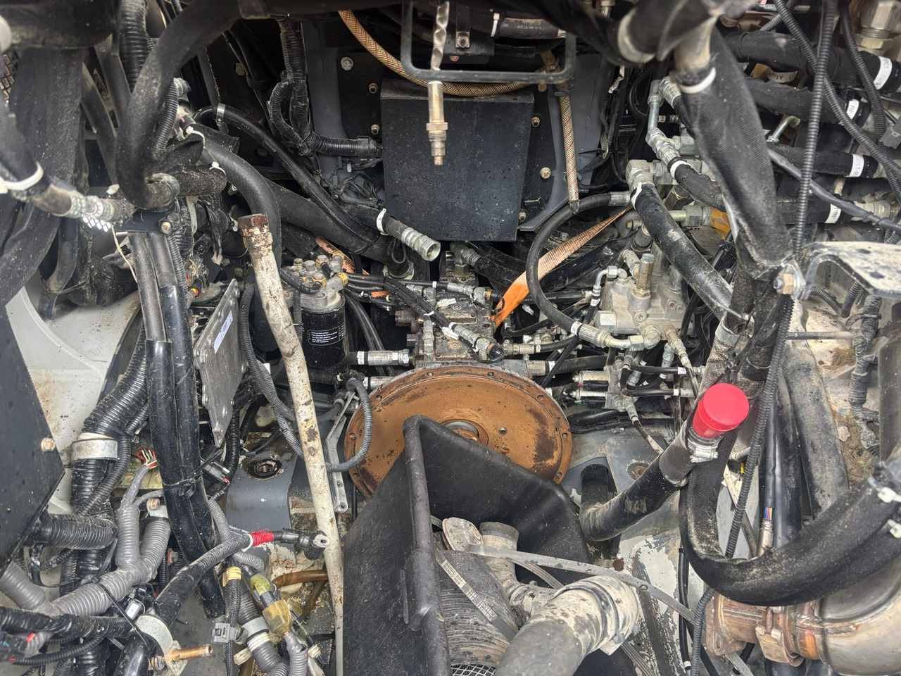 Skridstyret minilæsser Takeuchi TL 12 V-2 - Engine defektive: billede 8 Skridstyret minilæsser Takeuchi TL 12 V-2 - Engine defektive: billede 8