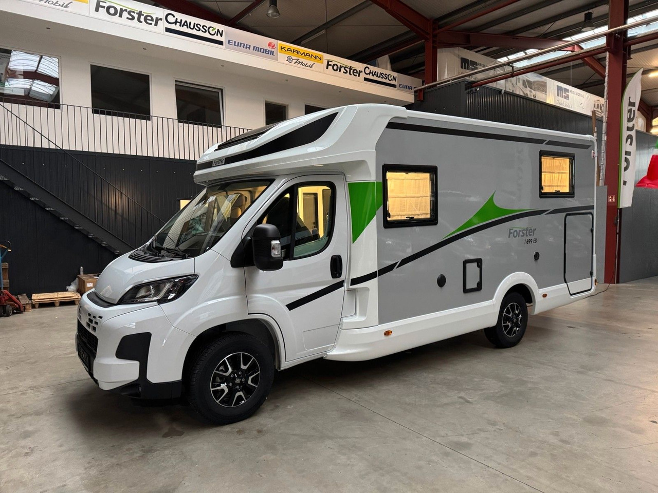Delintegreret autocamper Forster T 699 EB / -2026-/ 140PS/ EINZELBETTEN & HUBBETT: billede 6
