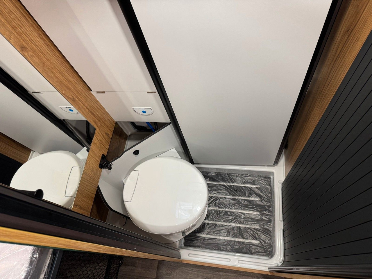 Leje en  Karmann DEXTER 580 / MODELL 2026 / CONCEPT PLUS-PAKET Karmann DEXTER 580 / MODELL 2026 / CONCEPT PLUS-PAKET: billede 23