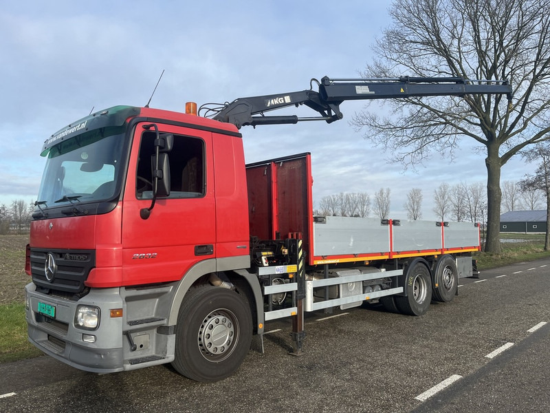 Mercedes-Benz ACTROS 2832 - MKG HKL140 - automaat - EURO5 -lift/stuur as - 600dkm - 2006 - Lastbil med lad, Lastbil med kran: billede 1 Mercedes-Benz ACTROS 2832 - MKG HKL140 - automaat - EURO5 -lift/stuur as - 600dkm - 2006 - Lastbil med lad, Lastbil med kran: billede 1
