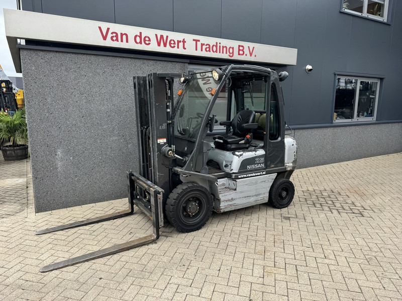 Nissan UD02A25PQ Triplo 430 Freelift/Sideshift LPG 2006 - Gas gaffeltruck: billede 2 Nissan UD02A25PQ Triplo 430 Freelift/Sideshift LPG 2006 - Gas gaffeltruck: billede 2