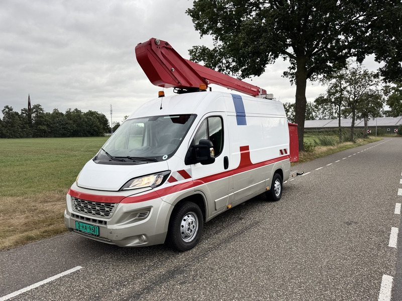 Peugeot 2.0HDI 13mtr werkhoogte 2018 - Lastbil med mandskabslift: billede 1 Peugeot 2.0HDI 13mtr werkhoogte 2018 - Lastbil med mandskabslift: billede 1