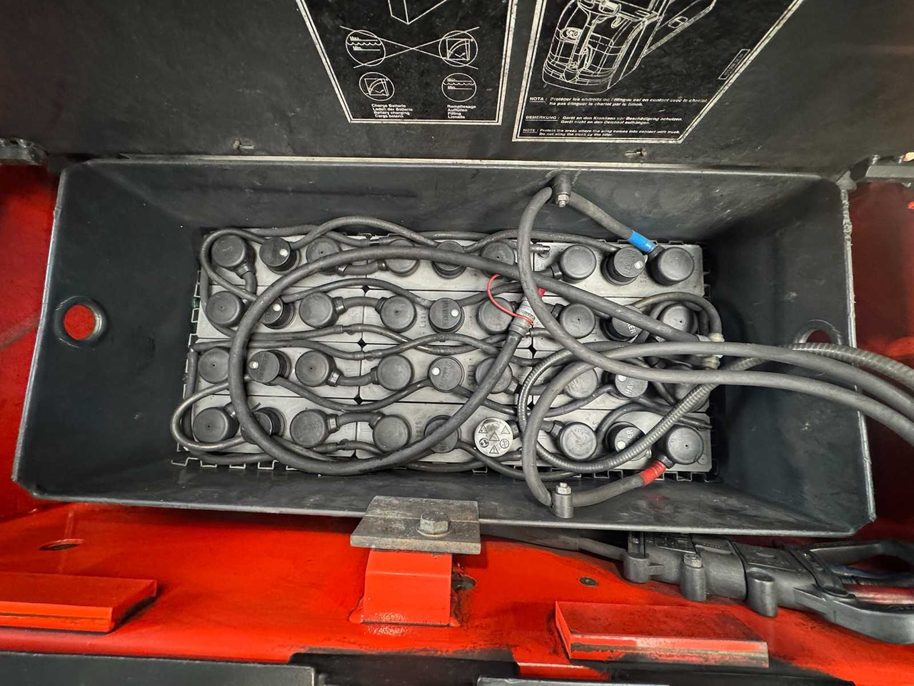 Gaffeltruck 04/2012 SERVICE +UVV 10/2026 LINDE L14AP 1.400KG PALLET TRUCK ANT 2.364 HOURS: billede 11 Gaffeltruck 04/2012 SERVICE +UVV 10/2026 LINDE L14AP 1.400KG PALLET TRUCK ANT 2.364 HOURS: billede 11