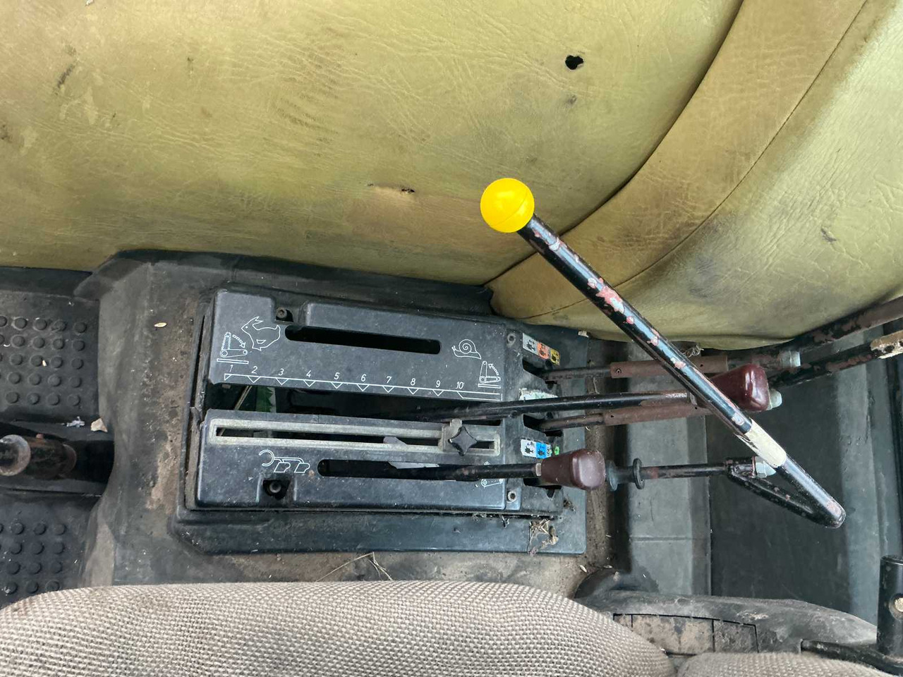 Traktor 1986 CASE 1455 XL ALL-WHEEL DRIVE FARM TRACTOR: billede 16