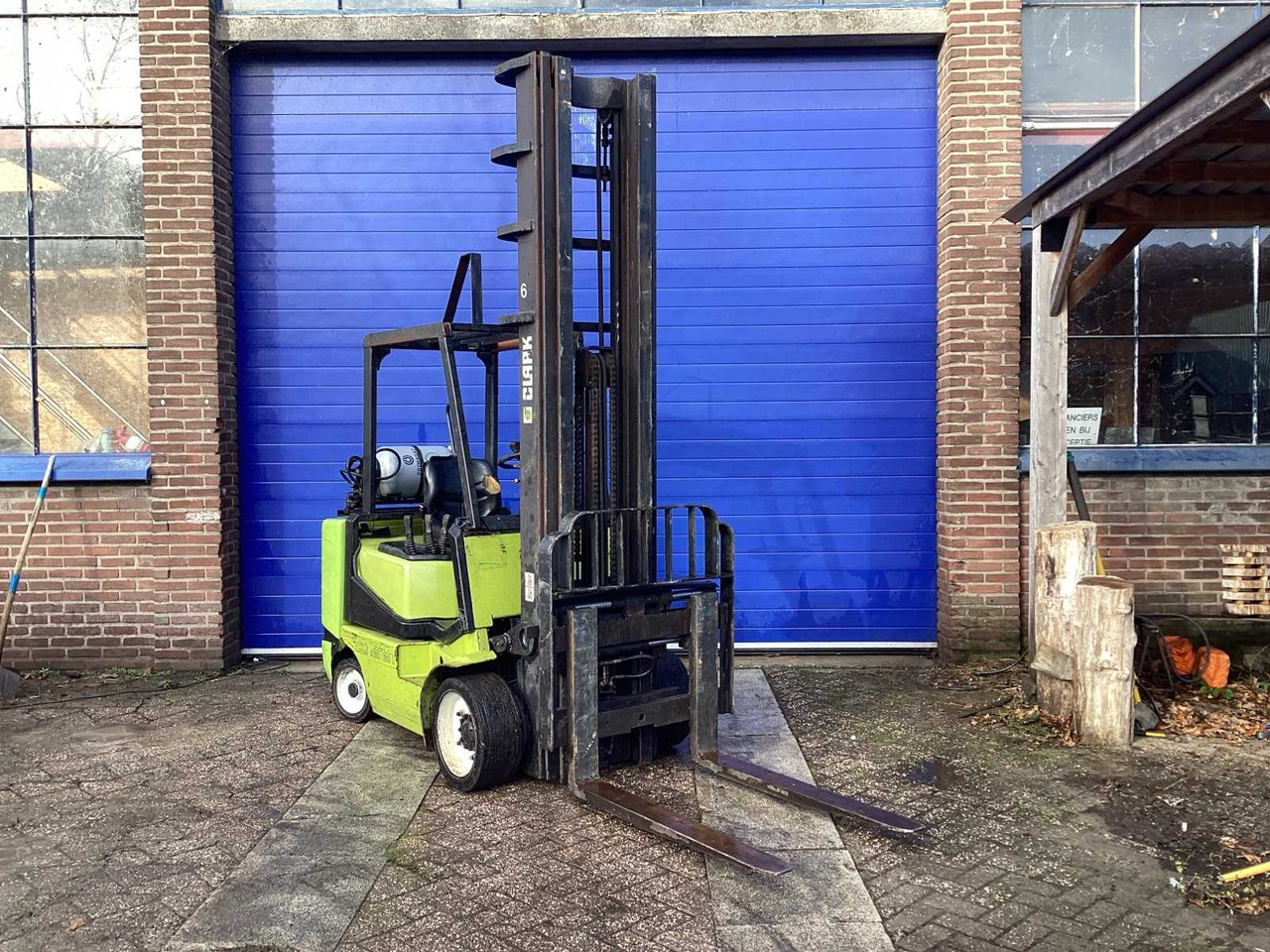 1999 CLARK CGC30 FORKLIFT 7300 MM - Gaffeltruck: billede 2 1999 CLARK CGC30 FORKLIFT 7300 MM - Gaffeltruck: billede 2