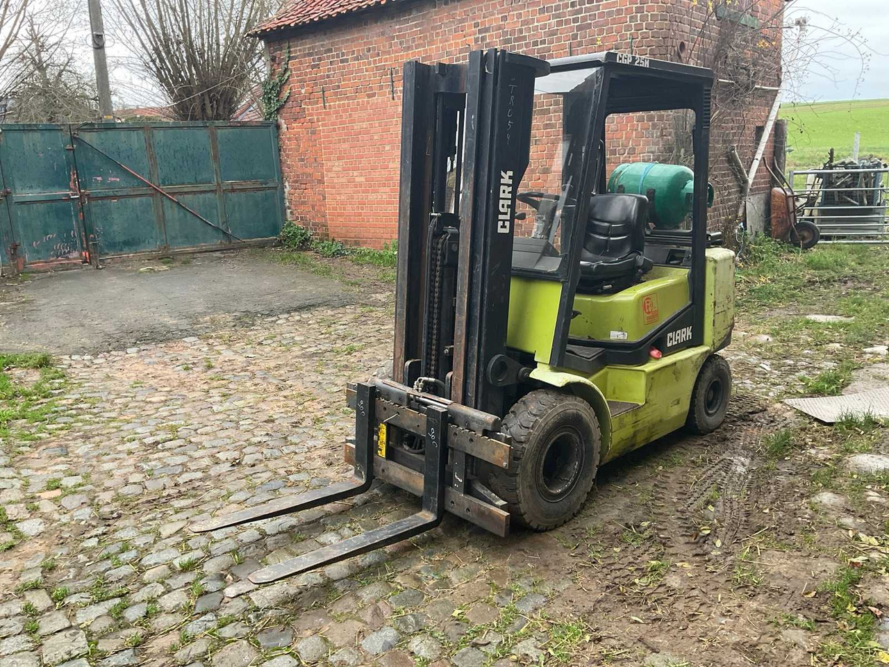 2001 CLARK CGP 25 H FORKLIFT - Gaffeltruck: billede 1 2001 CLARK CGP 25 H FORKLIFT - Gaffeltruck: billede 1
