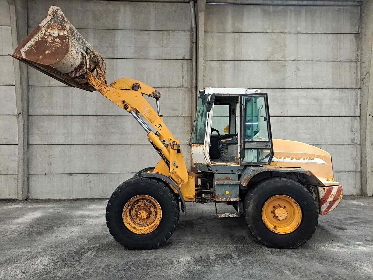 2002 LIEBHERR L514 SHOVEL - Gummihjulslæsser: billede 4 2002 LIEBHERR L514 SHOVEL - Gummihjulslæsser: billede 4