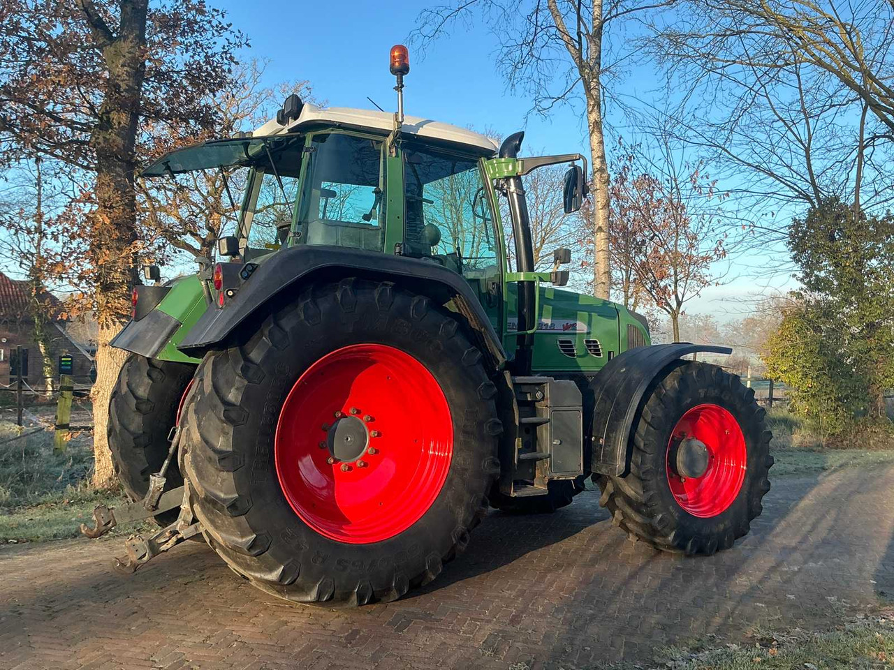 2004 FENDT 818 VARIO TMS ALL-WHEEL DRIVE FARM TRACTOR - Traktor: billede 3 2004 FENDT 818 VARIO TMS ALL-WHEEL DRIVE FARM TRACTOR - Traktor: billede 3