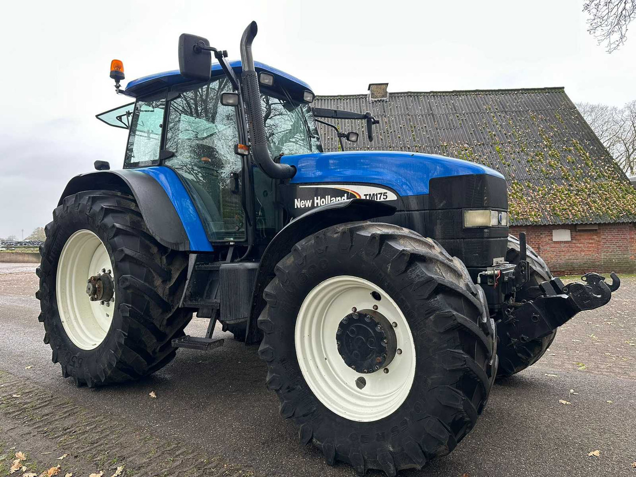 2004 NEW HOLLAND T/M 175 FOUR WHEEL DRIVE FARM TRACTOR - Traktor: billede 2 2004 NEW HOLLAND T/M 175 FOUR WHEEL DRIVE FARM TRACTOR - Traktor: billede 2