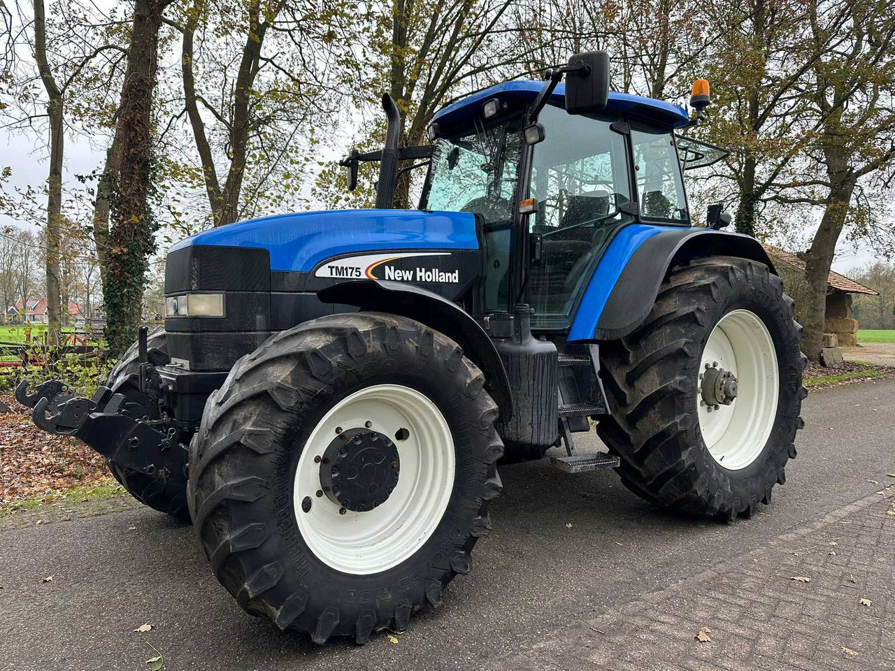 2004 NEW HOLLAND T/M 175 FOUR WHEEL DRIVE FARM TRACTOR - Traktor: billede 1 2004 NEW HOLLAND T/M 175 FOUR WHEEL DRIVE FARM TRACTOR - Traktor: billede 1