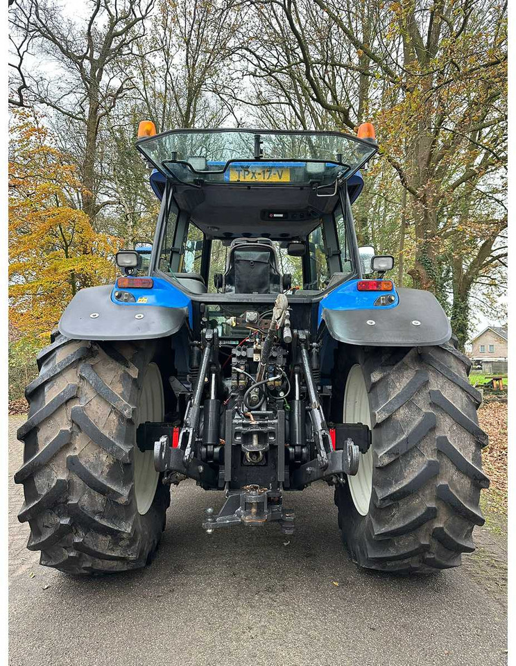 2004 NEW HOLLAND T/M 175 FOUR WHEEL DRIVE FARM TRACTOR - Traktor: billede 4 2004 NEW HOLLAND T/M 175 FOUR WHEEL DRIVE FARM TRACTOR - Traktor: billede 4