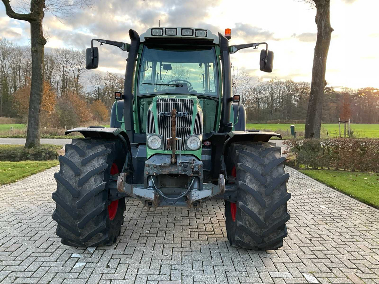 2005 FENDT FARMER 412 VARIO ALL-WHEEL DRIVE FARM TRACTOR - Traktor: billede 2 2005 FENDT FARMER 412 VARIO ALL-WHEEL DRIVE FARM TRACTOR - Traktor: billede 2