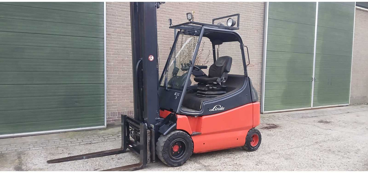 2006 LINDE E30 FORKLIFT - Gaffeltruck: billede 1 2006 LINDE E30 FORKLIFT - Gaffeltruck: billede 1