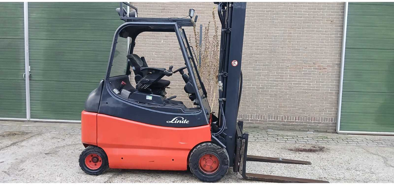 2006 LINDE E30 FORKLIFT - Gaffeltruck: billede 3 2006 LINDE E30 FORKLIFT - Gaffeltruck: billede 3