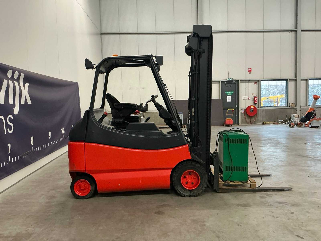 2007 LINDE E30 FORKLIFT - Gaffeltruck: billede 4 2007 LINDE E30 FORKLIFT - Gaffeltruck: billede 4