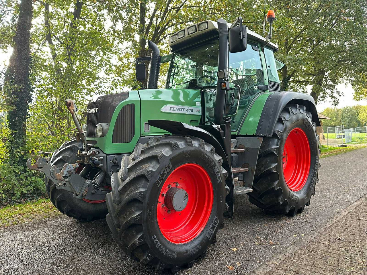 2010 FENDT 415 VARIO TMS ALL-WHEEL DRIVE AGRICULTURAL TRACTOR - Traktor: billede 1 2010 FENDT 415 VARIO TMS ALL-WHEEL DRIVE AGRICULTURAL TRACTOR - Traktor: billede 1