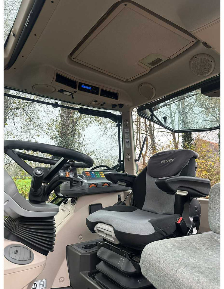 2015 FENDT 312 VARIO S4 ALL-WHEEL DRIVE FARM TRACTOR - Traktor: billede 4 2015 FENDT 312 VARIO S4 ALL-WHEEL DRIVE FARM TRACTOR - Traktor: billede 4
