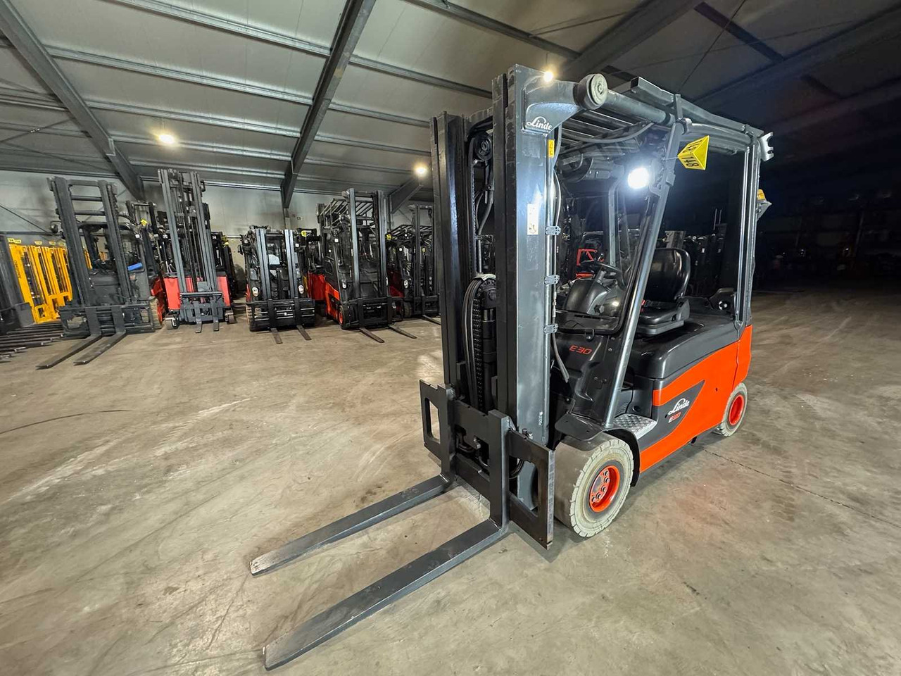 2016 SERVICE + UVV 10/2026 LINDE E30L 3.000KG EVO TRIPLEX 3.+4. - Gaffeltruck: billede 4 2016 SERVICE + UVV 10/2026 LINDE E30L 3.000KG EVO TRIPLEX 3.+4. - Gaffeltruck: billede 4