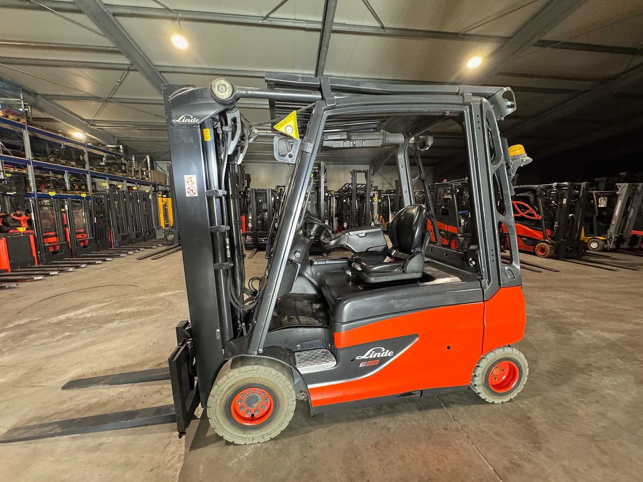 2016 SERVICE + UVV 10/2026 LINDE E30L 3.000KG EVO TRIPLEX 3.+4. - Gaffeltruck: billede 2 2016 SERVICE + UVV 10/2026 LINDE E30L 3.000KG EVO TRIPLEX 3.+4. - Gaffeltruck: billede 2